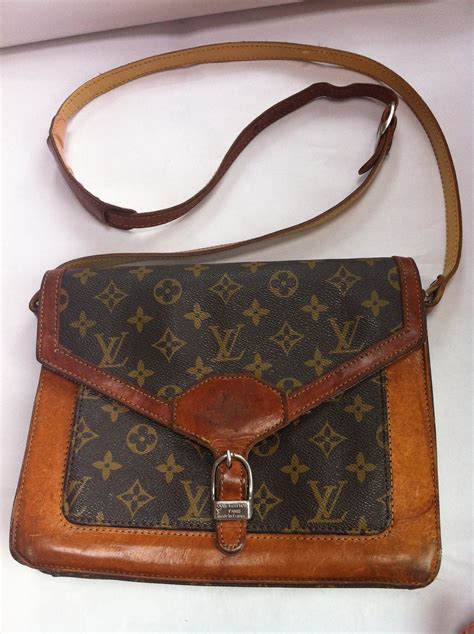 vintage Louis Vuitton crossbody bag